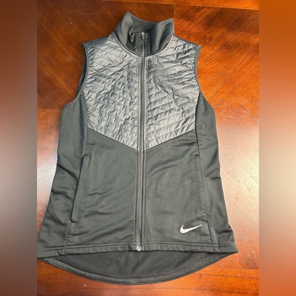 Nike Women's Quilted Black and Gray Vest